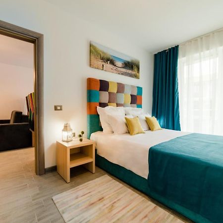 Alezzi Beach Resort Gorgeous Family Aparment Cu Piscina Неводарі Екстер'єр фото