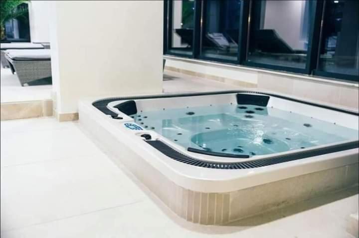 Alezzi Beach Resort Gorgeous Family Aparment Cu Piscina Неводарі Екстер'єр фото