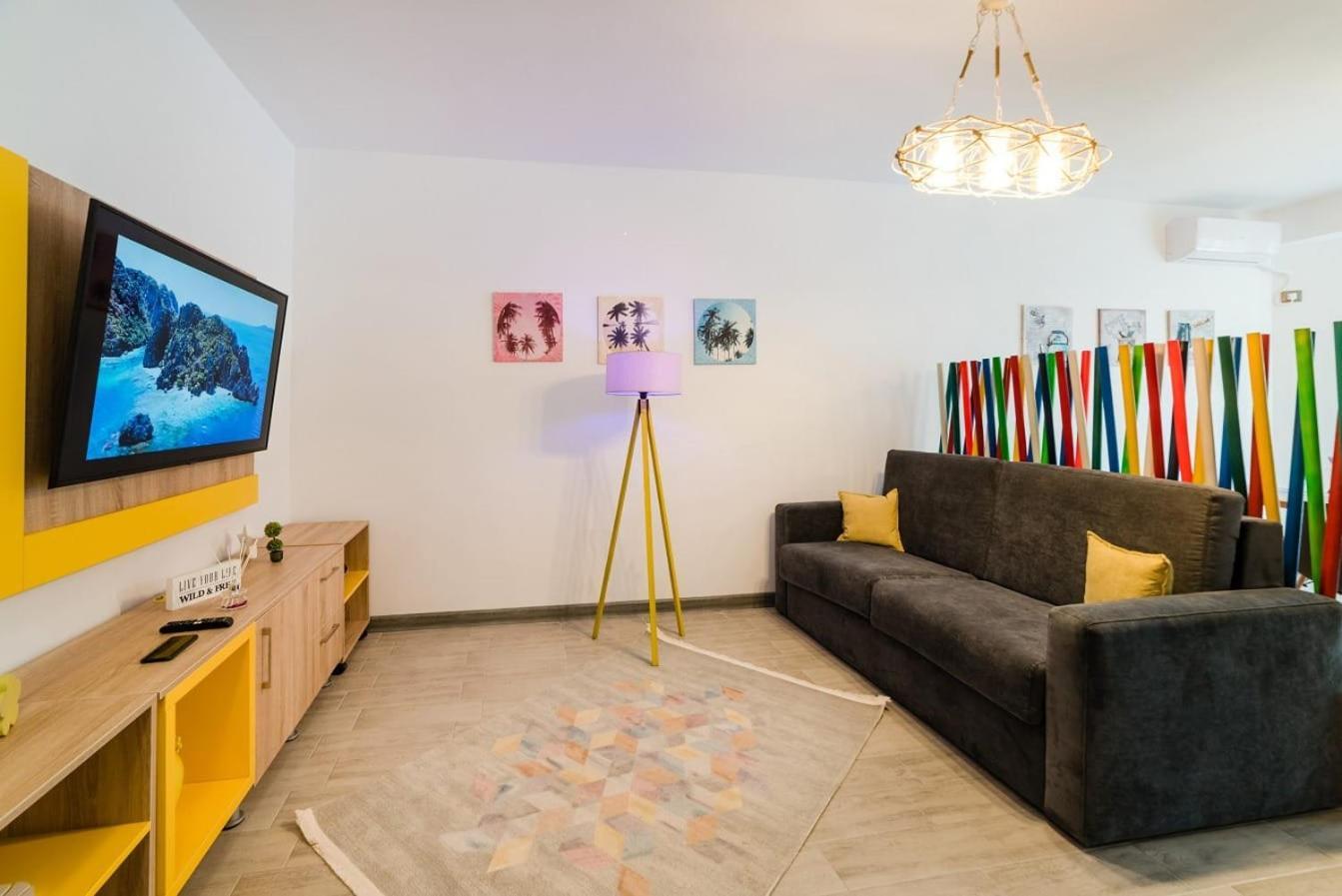 Alezzi Beach Resort Gorgeous Family Aparment Cu Piscina Неводарі Екстер'єр фото
