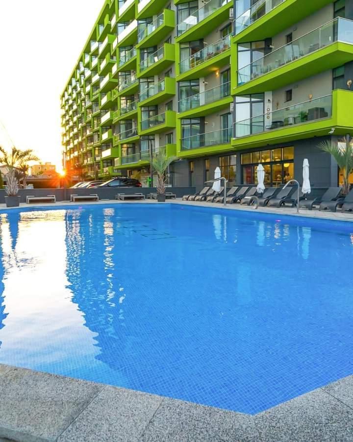 Alezzi Beach Resort Gorgeous Family Aparment Cu Piscina Неводарі Екстер'єр фото