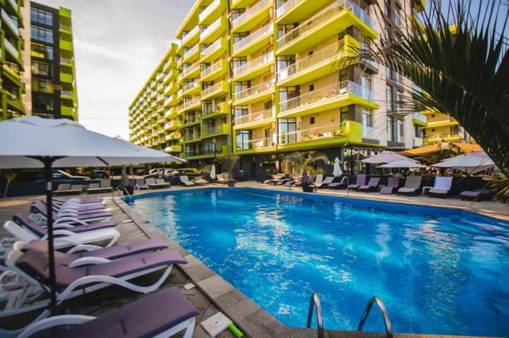 Alezzi Beach Resort Gorgeous Family Aparment Cu Piscina Неводарі Екстер'єр фото